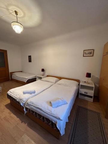 Corvin Panzio Bed & Breakfast Győr Exterior foto